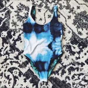 Reversible full-piece swimsuit